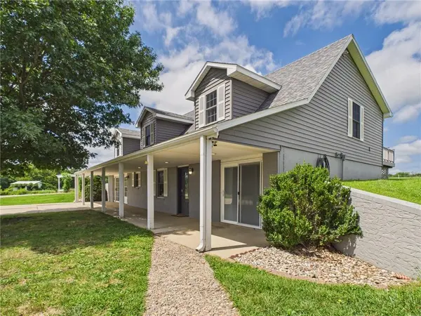808 NE 221st RD, Warrensburg, MO 64093