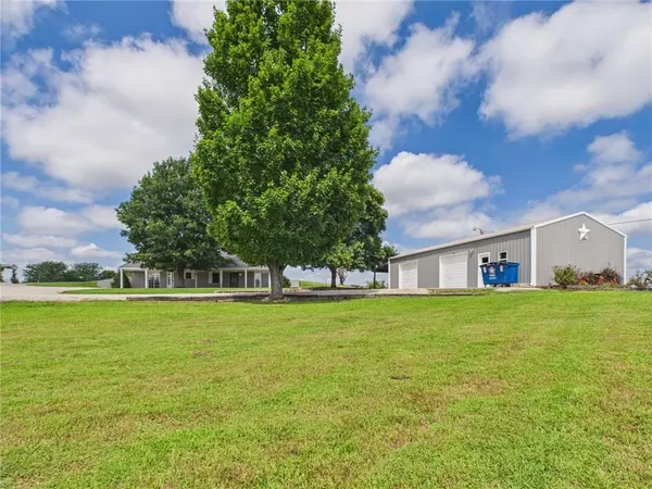 808 NE 221st RD, Warrensburg, MO 64093