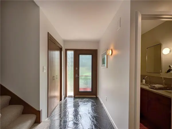 10050 Roe AVE, Overland Park, KS 66207
