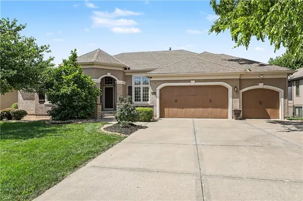 1616 NE Daltons Ridge DR, Lee's Summit, MO 64064