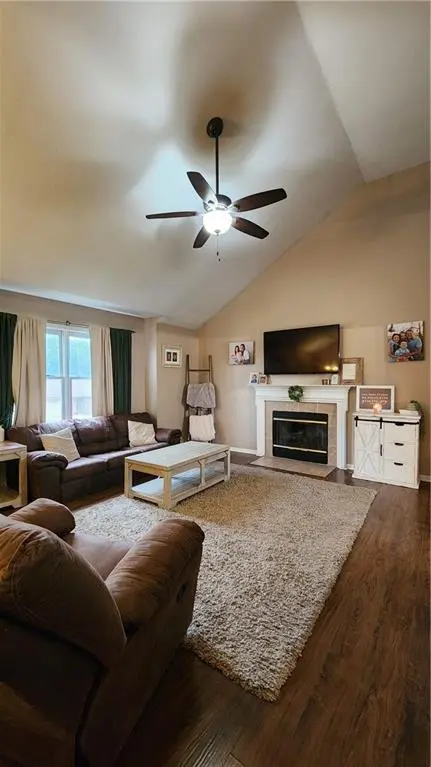 2801 Quail DR, St Joseph, MO 64506
