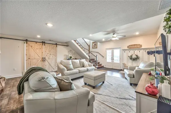 26030 Hospital DR, Paola, KS 66071