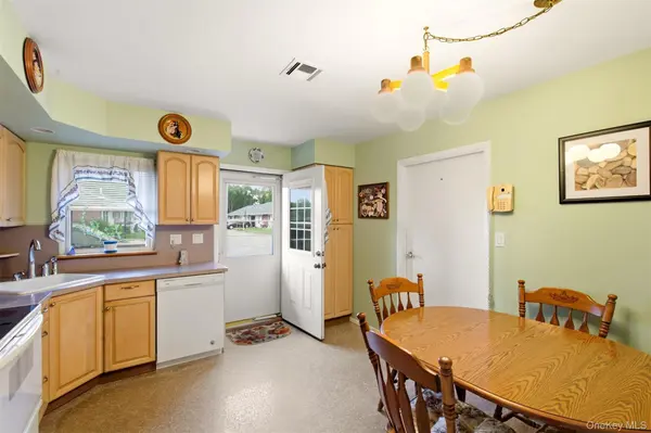 238 Blackpool CT #A, Ridge, NY 11961