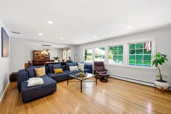30 Cove RD, Huntington, NY 11743