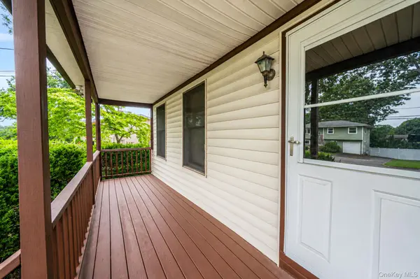 14 Roosevelt AVE, Nesconset, NY 11767