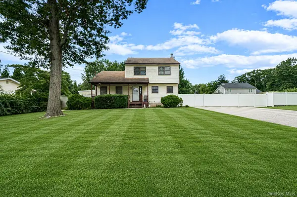 14 Roosevelt AVE, Nesconset, NY 11767