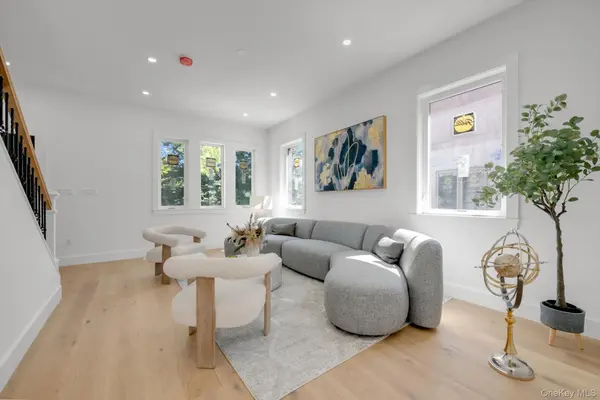 8366 Charlecote RDG, Jamaica Estates, NY 11432