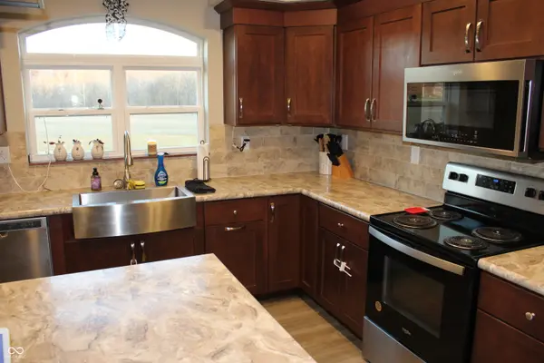 5814 W County Road 100 S, Greencastle, IN 46135