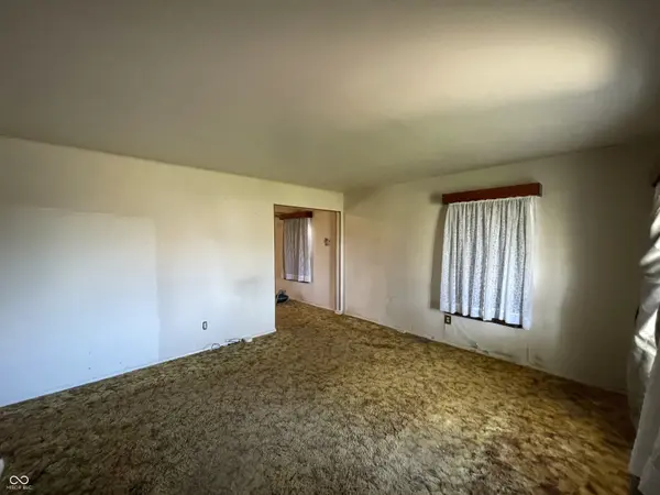 5743 N Frontage RD, Fairland, IN 46126