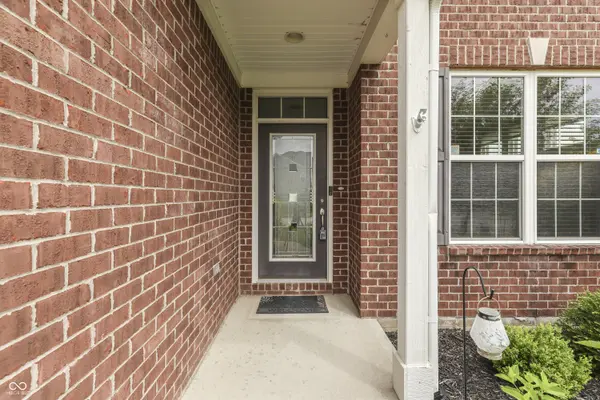 2689 Falcon DR, Greenwood, IN 46143