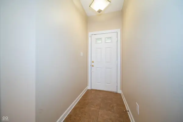 11044 Schoolhouse RD, Fishers, IN 46037