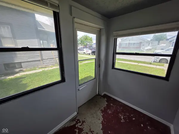 84 S 6th AVE, Beech Grove, IN 46107