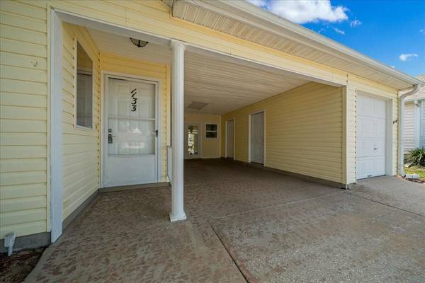 1133 DEL TORO DR, Lady Lake, FL 32159