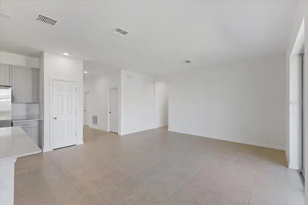 519 SILVER PALM DR, Haines City, FL 33844
