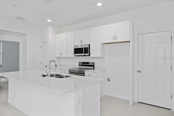 1194 ATLANTIC AVE, Fruitland Park, FL 34731