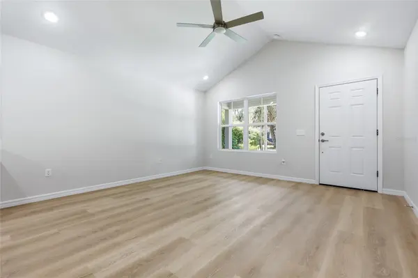 925 NE 19TH ST, Gainesville, FL 32641