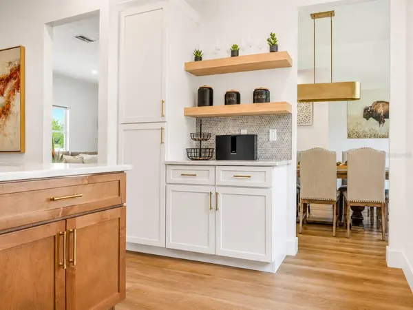 297 N LAKE JESSUP AVE, Oviedo, FL 32765