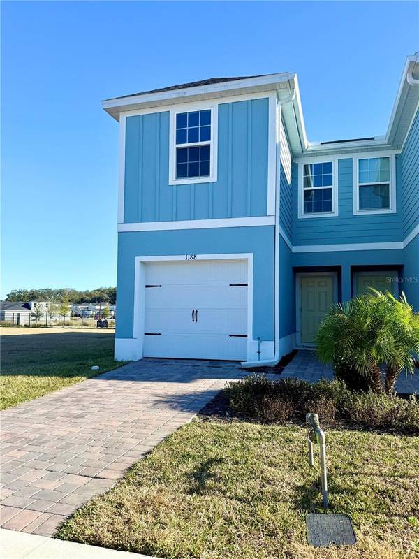1188 PORT BLUE WAY, Lady Lake, FL 32159