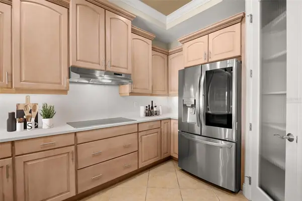 8 ACADEMY WAY S #123, St Petersburg, FL 33711
