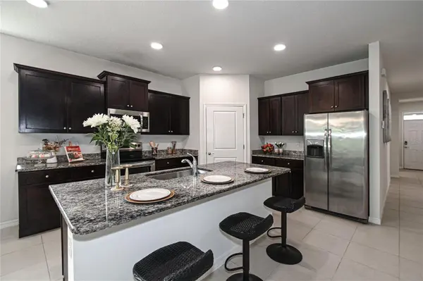 1052 MANZANAR PL, Wesley Chapel, FL 33543