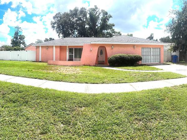 902 SAMY DR, Tampa, FL 33613