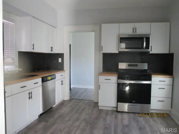 20 S 17th ST, Belleville, IL 62226