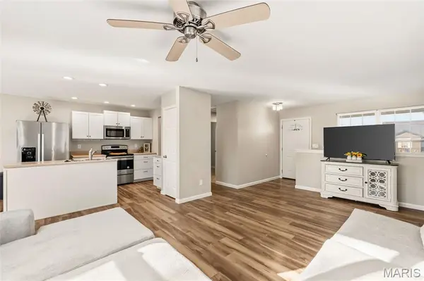 30 Round Table CT, Winfield, MO 63389