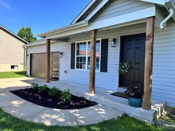 404 Pearl Creek DR, Wentzville, MO 63385