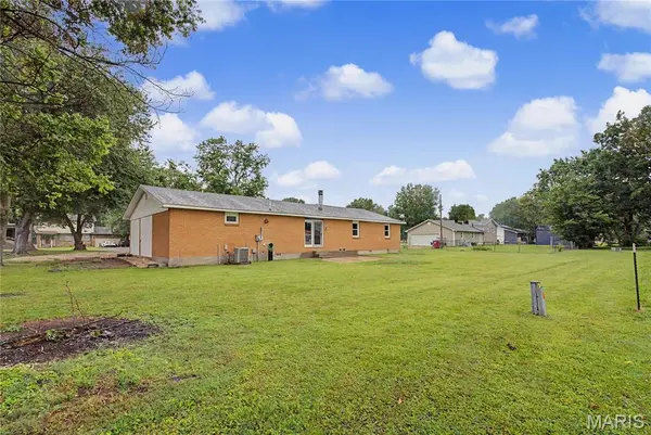 210 Sherrie DR, Sikeston, MO 63801