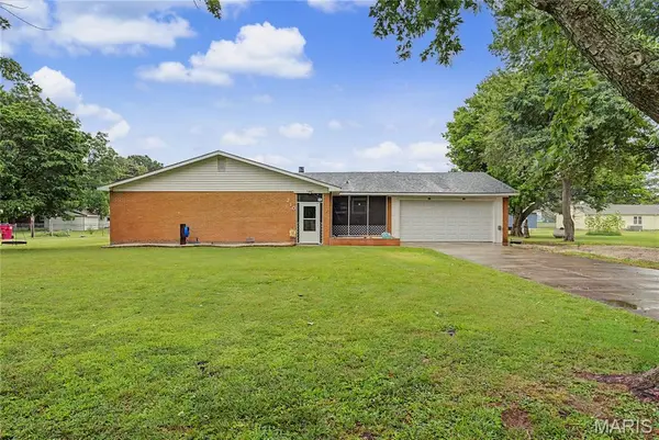 210 Sherrie DR, Sikeston, MO 63801