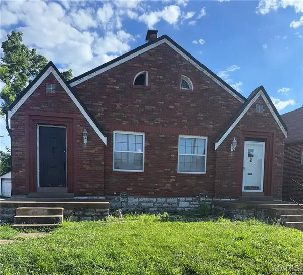 1512 McLaran AVE, St Louis, MO 63147