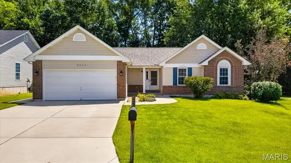 2056 Grants Valley LN, Imperial, MO 63052