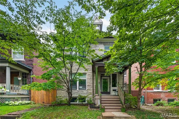 3720 Humphrey ST, St Louis, MO 63116
