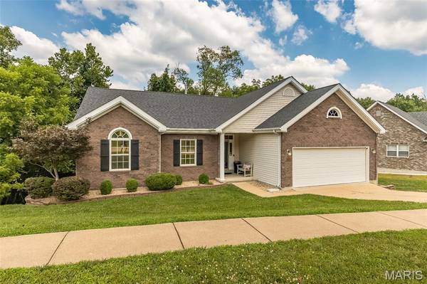 1652 Ivy Chase LN, Fenton, MO 63026
