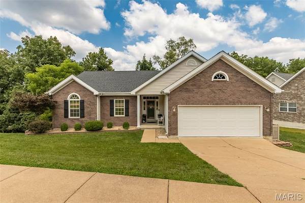 1652 Ivy Chase LN, Fenton, MO 63026