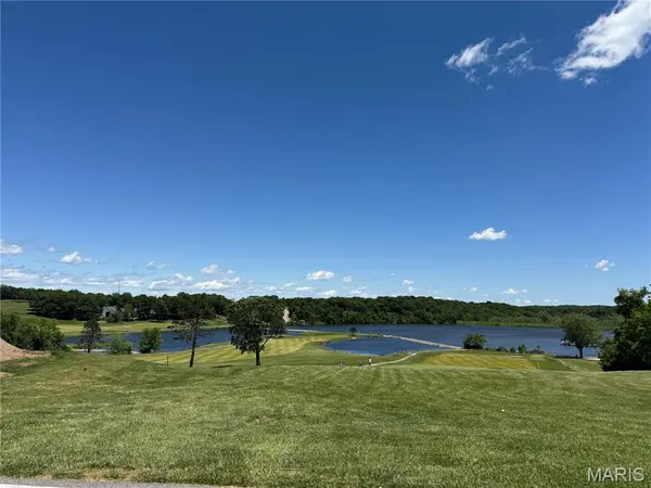 556 Village DR W, Foristell, MO 63348