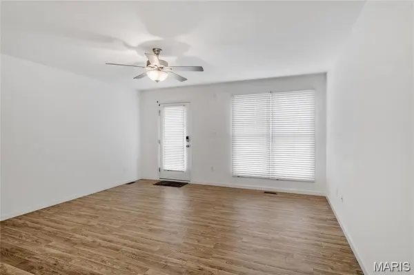 5107 Barter ST, St Charles, MO 63301