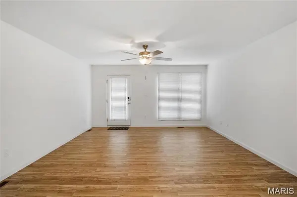 5107 Barter ST, St Charles, MO 63301