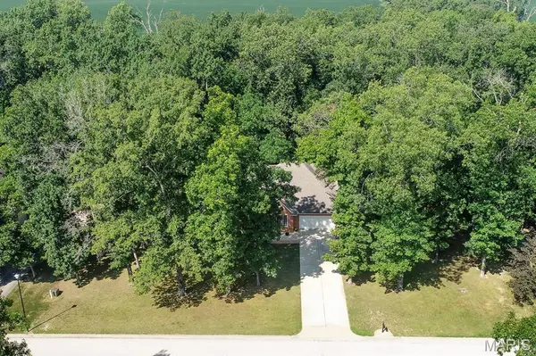 6437 Timber Lane DR, Mascoutah, IL 62258