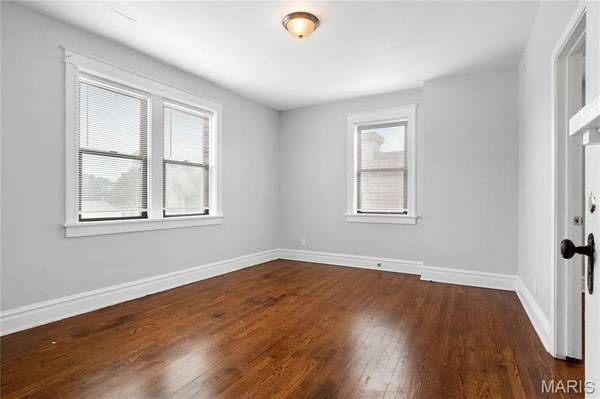 7910 Gravois RD, St Louis, MO 63123