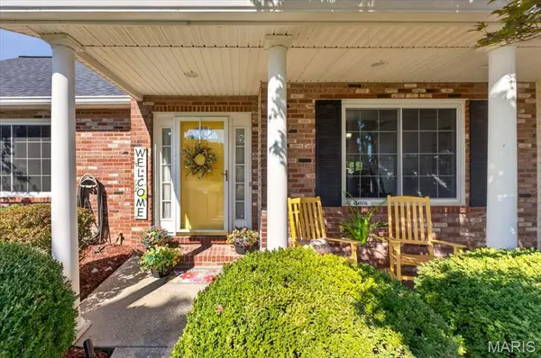 9301 Christopher Lake DR, Columbia, IL 62236