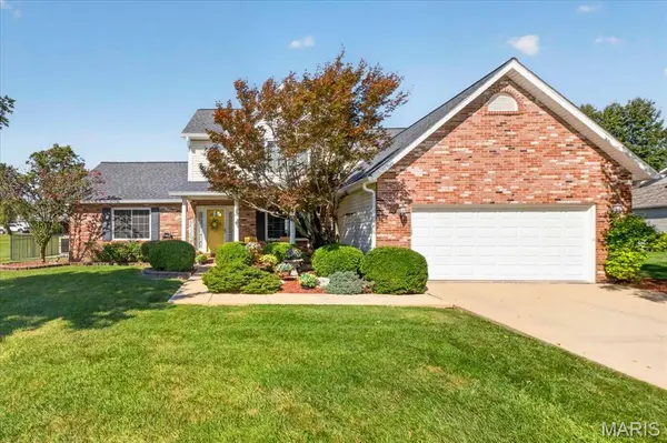 9301 Christopher Lake DR, Columbia, IL 62236