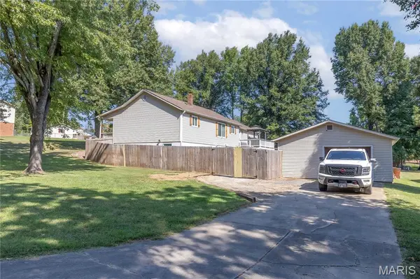 825 Albert ST, Dexter, MO 63841