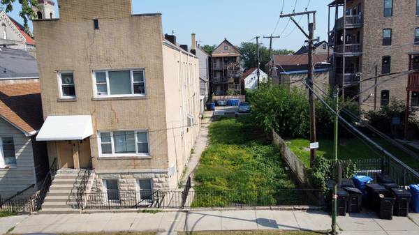 1012 W 32nd PL, Chicago, IL 60608