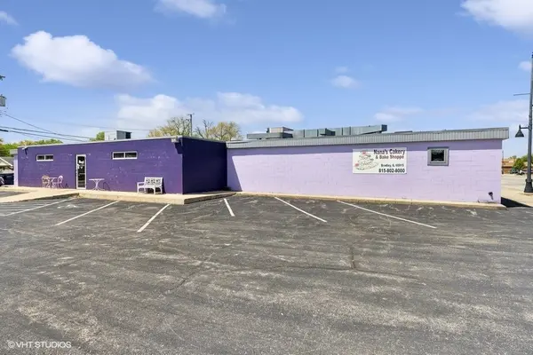 800 W Broadway ST, Bradley, IL 60915