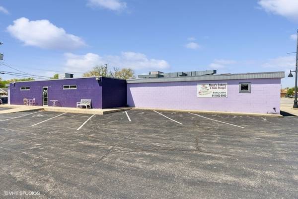 800 W Broadway ST, Bradley, IL 60915