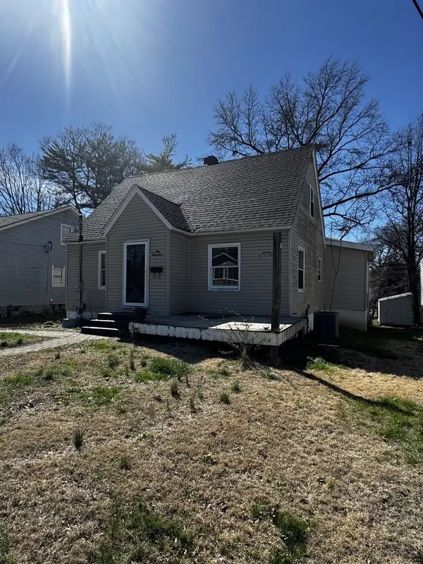 517 N Vine ST, Duquoin, IL 62832
