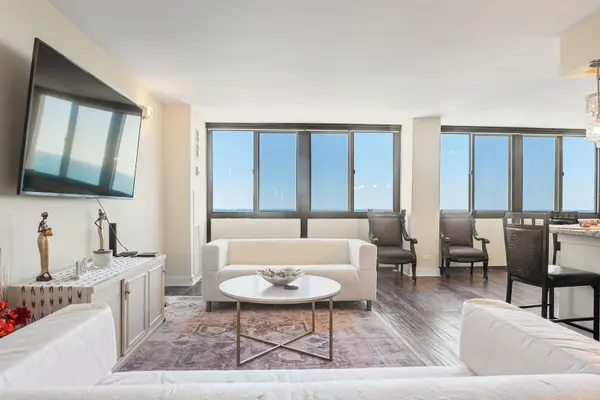 4800 S Lake Park AVE #2005, Chicago, IL 60615
