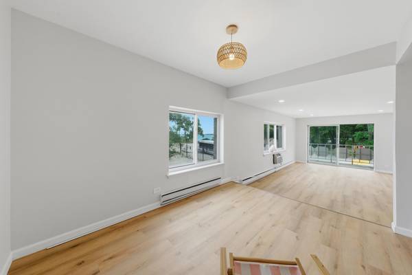2772 E 75th ST #2GS, Chicago, IL 60649