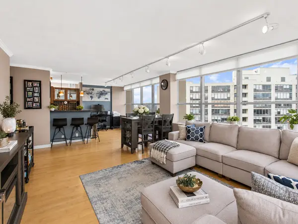 655 W IRVING PARK RD #2716, Chicago, IL 60613